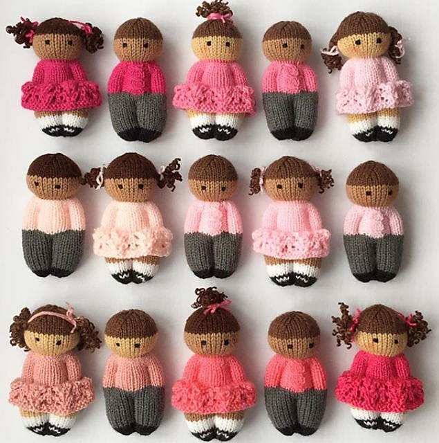 Pretty Izzy Comfort dolls free knitting for charity